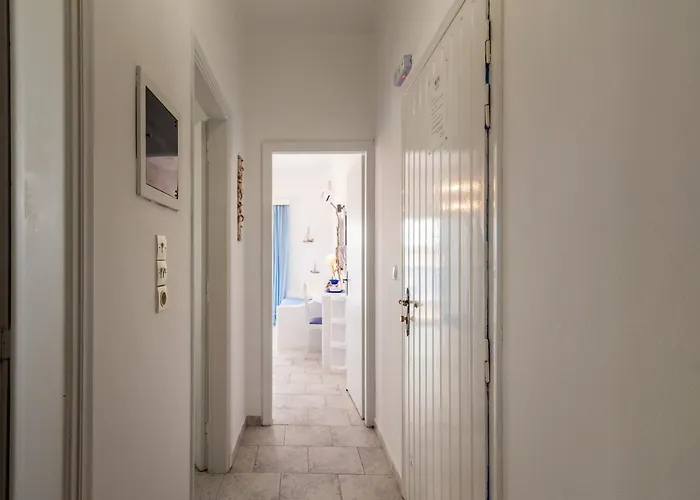 酒店 Polyegos View 2*