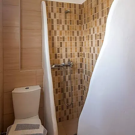 Polyegos View מלון פולוניה