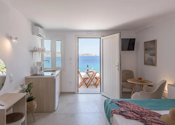 Отель Polyegos View 2*